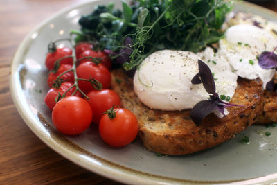 Close-up of tomatoes in plate