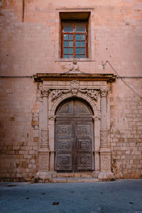 Characteristic gateway in the historic centre of ortigia, syracuse
