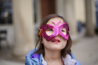 Portrait of cute girl wearing sunglasses