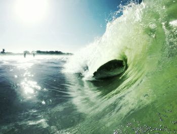 Waves splashing in sea