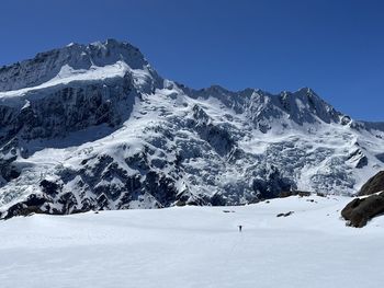 On the track towards muller hut during end of the winter season