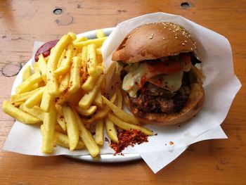 Bürger with french fries