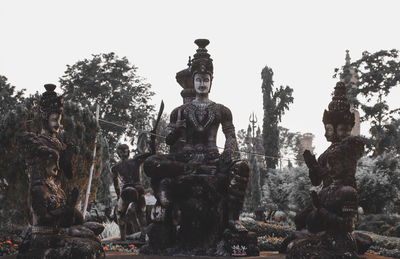 Statue against sky