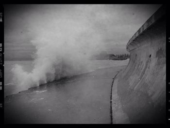 Waves splashing in sea