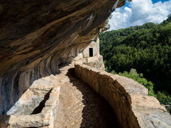 Scenic view of  the hermitage of san bartolomeo in legio on the majella, italy