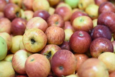 Full frame shot of apples