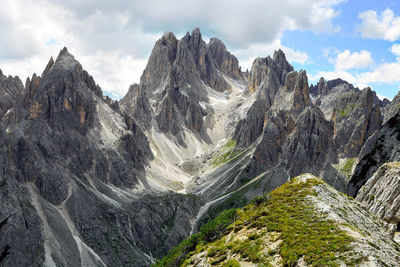 Cadini di misurina trail path, italian unesco dolomite alps, veneto