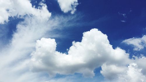 Low angle view of cloudy sky