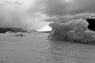 Scenic view of glaciers against cloudy sky, patagonia argentina