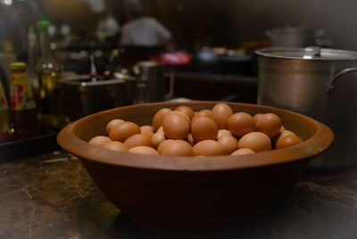 Close-up of tomatoes in bowl on table