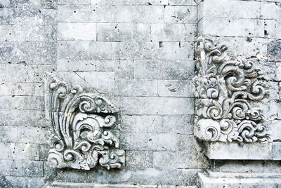 Carvings on wall