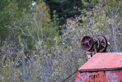 Pulley against plants