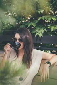 Modern woman drinking coffee 