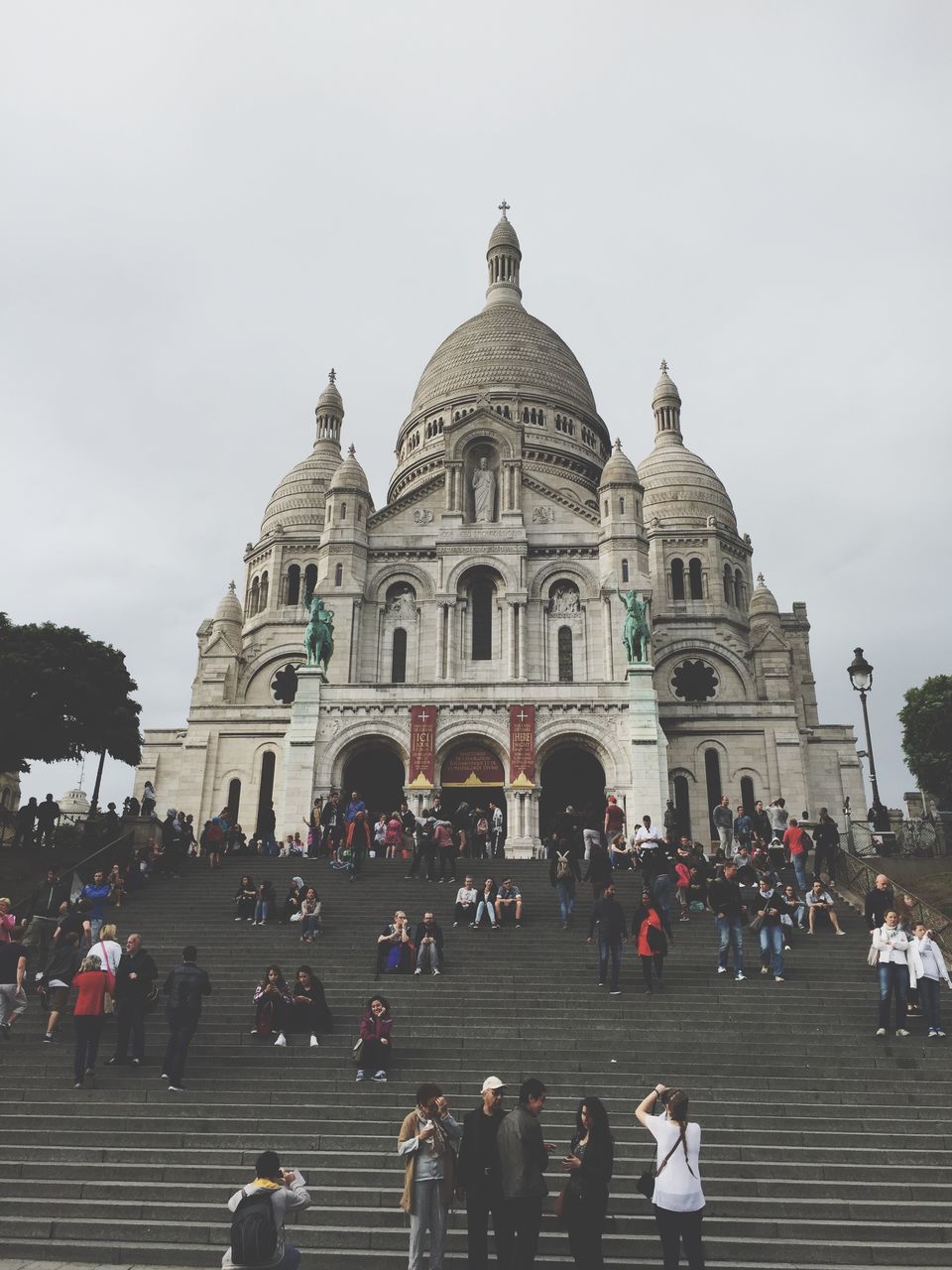 architecture, building exterior, built structure, dome, famous place, large group of people, place of worship, travel destinations, tourism, religion, spirituality, travel, history, facade, clear sky, international landmark, sky, tourist