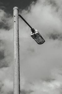 Street lamp in black and white