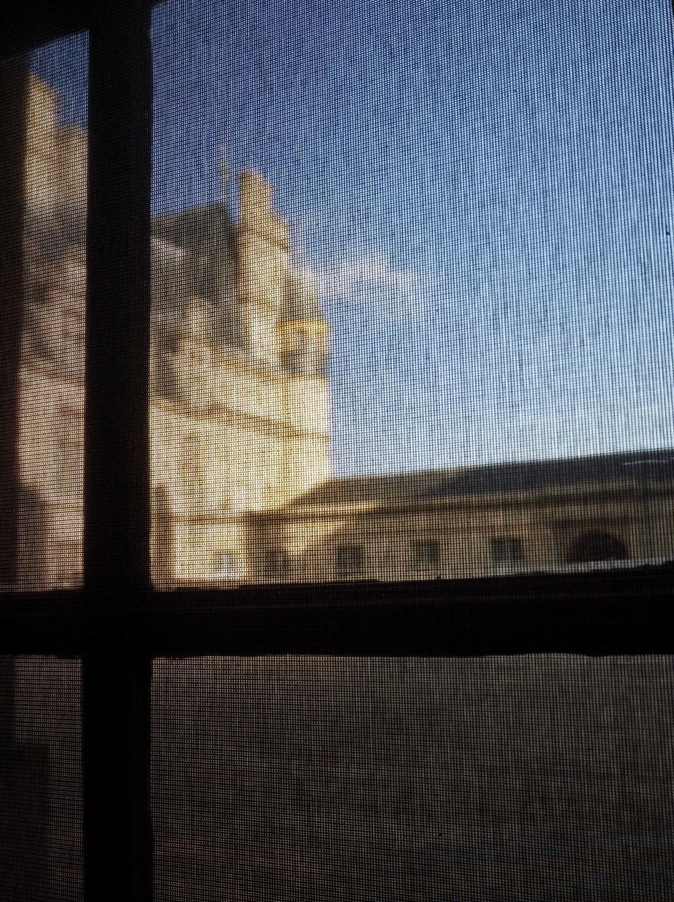 VIEW OF GLASS WINDOW OF BUILDING