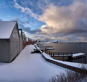 The picturesque fishing village of alnes on godøy, sunnmøre, møre og romsdal, norway.