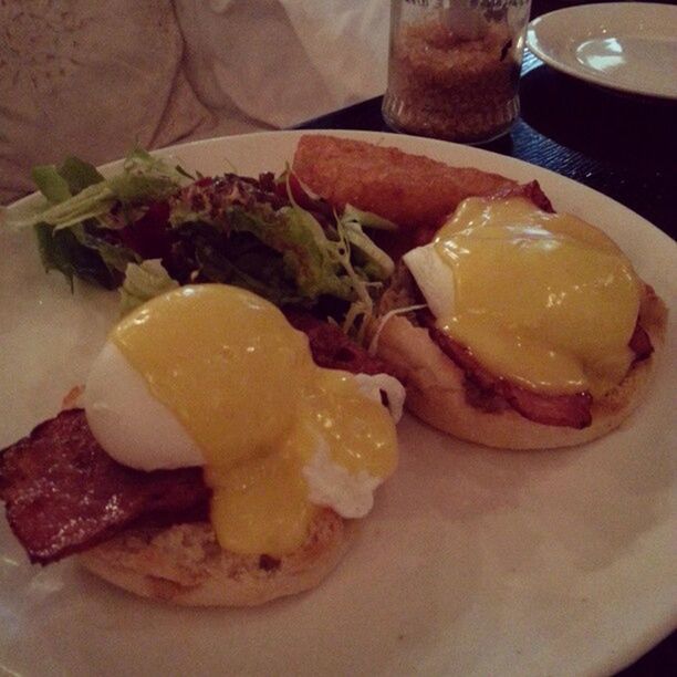 Eggs_benedict