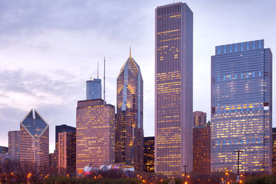 Downtown city skyline, chicago, illinois, usa