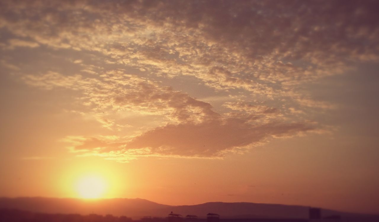 sunset, sun, silhouette, orange color, scenics, tranquil scene, beauty in nature, tranquility, sky, idyllic, nature, landscape, sunlight, cloud - sky, sunbeam, mountain, cloud, outdoors, dramatic sky, back lit