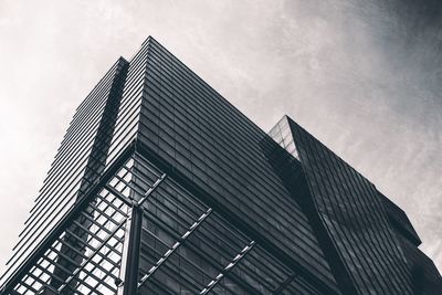 Low angle view of skyscraper against sky