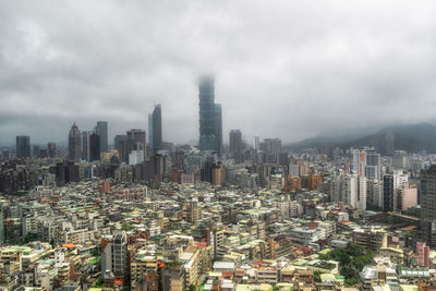 View of taipei 101 an iconic landmark in taipei, taiwan. taken during a rainy day