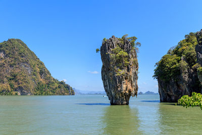 Amazing and beautiful tapu or james bond island, phang-nga bay, near phuket, thailand