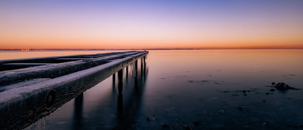 Frosty pier in the winter break