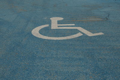 Handicap parking sign