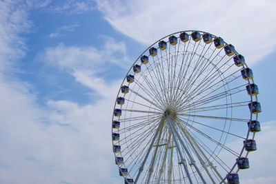 Great yarmouth observation wheel with blue sky and clouds