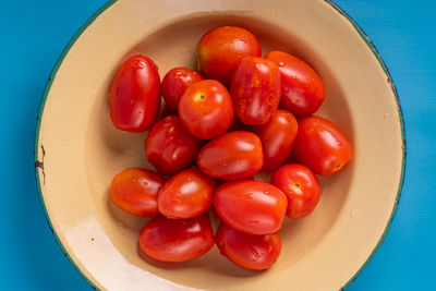 High angle view of tomatoes in bowl on table