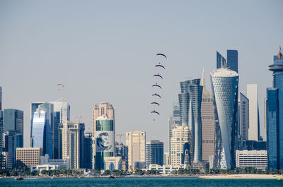 Qatar national day 18 december 2018 - skydivers parachuting