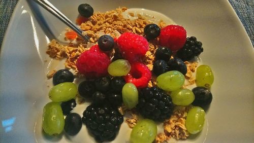 Close-up of fresh fruits in bowl