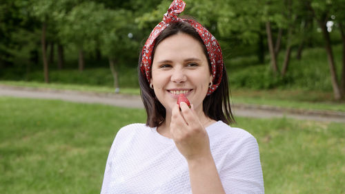 Portrait of smiling young woman