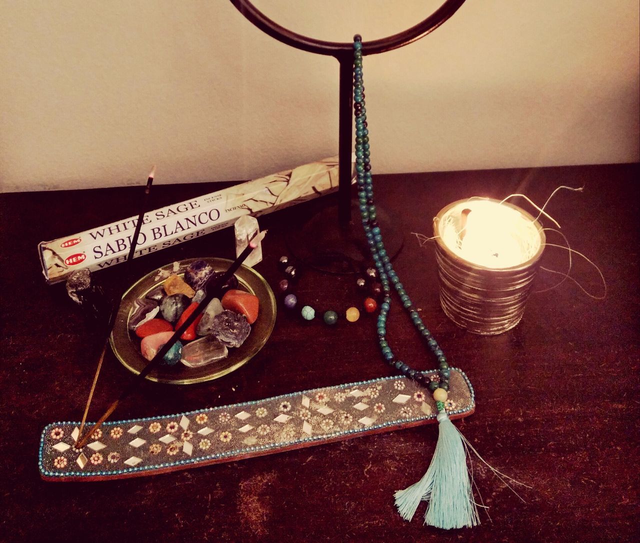 CLOSE-UP OF CHRISTMAS DECORATIONS ON TABLE