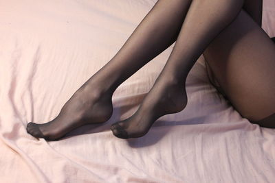 Lady feet in tights