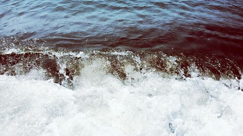 Waves splashing in sea