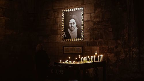 Illuminated light painting in building