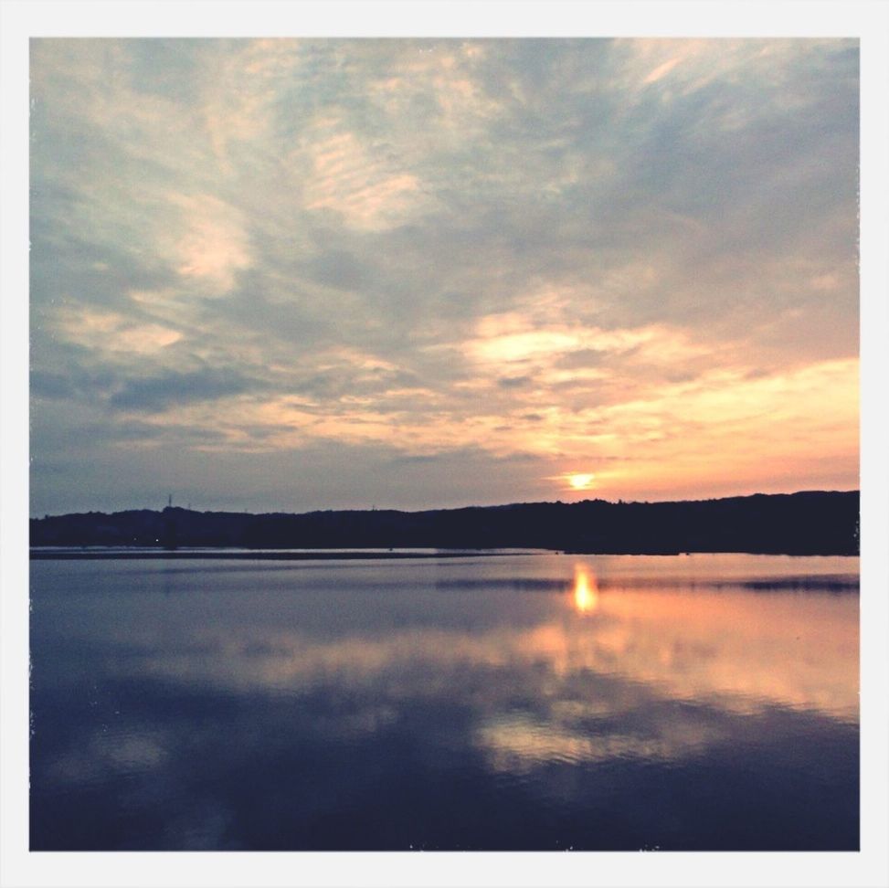 tranquil scene, scenics, tranquility, sunset, water, beauty in nature, sky, reflection, lake, transfer print, nature, auto post production filter, idyllic, cloud - sky, cloud, waterfront, silhouette, calm, outdoors, non-urban scene