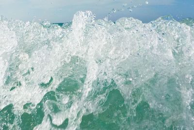 Waves splashing in sea