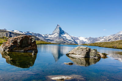 Matterhorn behind a beautiful lake