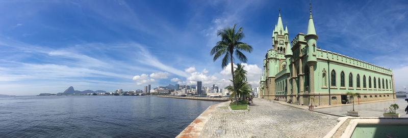 Palace at ilha fiscal against sky