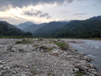 Scenic view himalayan mountains and river against sky