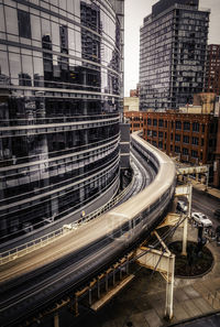 L train amid chicago buildings