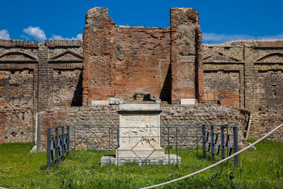 Temple of genius augusti at the ancient city of pompeii