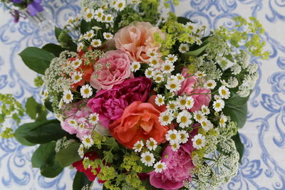 Close-up of flowers