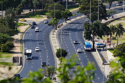 Rio de janeiro, rj, brazil, 2022 - highway traffic in flamengo park