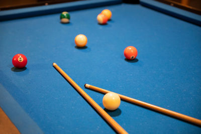 Snooker, billiard balls, pool game table, cue ball, striped ball, pool stick, black pool ball