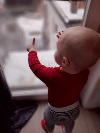 Little boy sees his first snow. awesome emotions. first snow. 