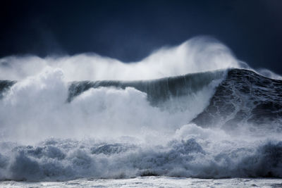 Powerful waves in sea